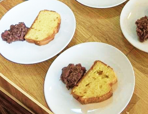 米粉パウンドケーキ 発酵あんこ添え